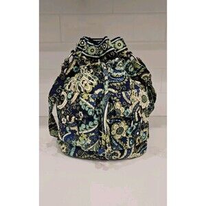 Stylish Vera Bradley Floral Print Bucket Bag - Vibrant Colors, Perfect for Every
